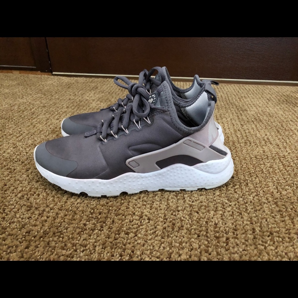 Nike Huarache Women’s size 8